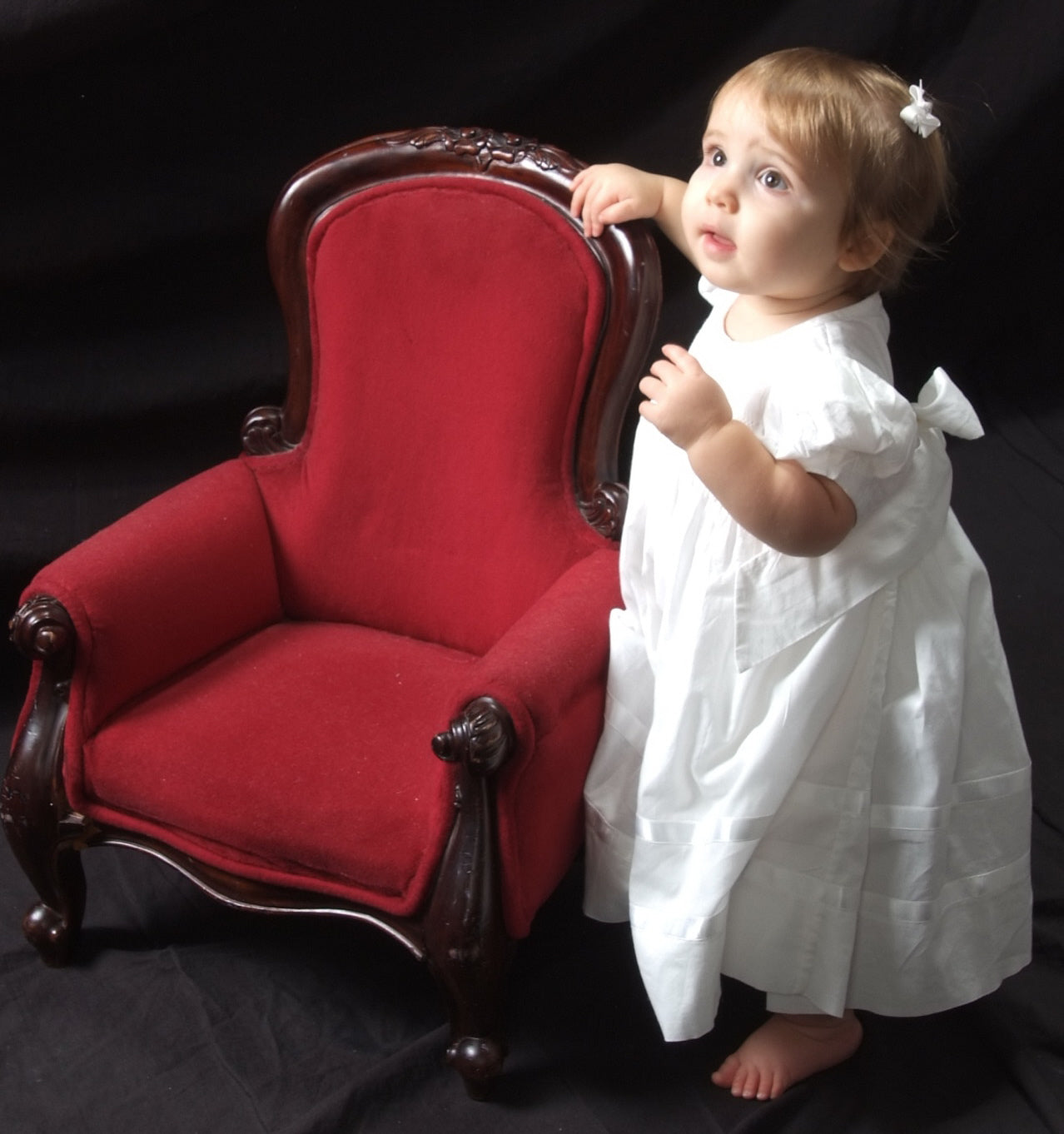 The Perfect Praise Baby CD contains over one hour of musical enjoyment for the entire family, accompanying the Perfect Praise Baby Book, recorded in a female voice, a baby’s preference, bringing ultimate benefits. It was recorded in split-track format, so you can sing alone or sing along to your baby.